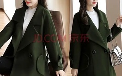 公车上玩弄白嫩少妇